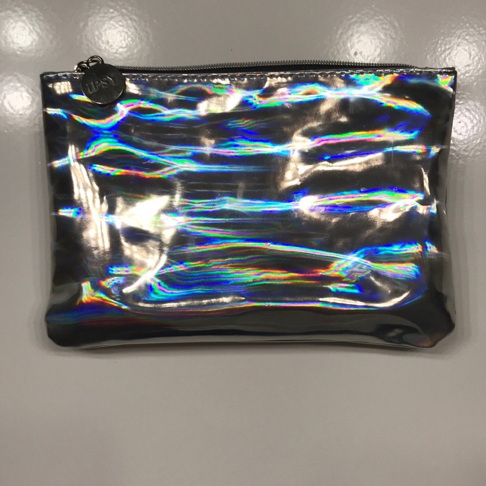 FREE with another purchase NWOT IPSY Makeup Pouch